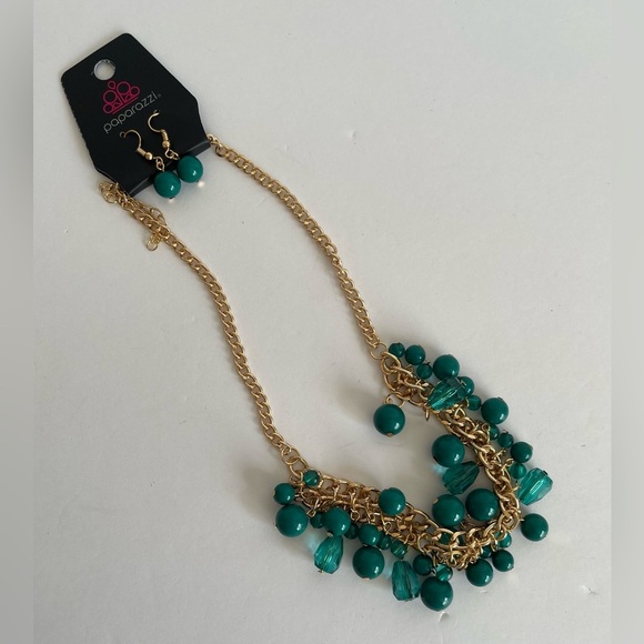 NEW Elegant Gold and Green Beaded Necklace & Earring Set - Picture 4 of 4